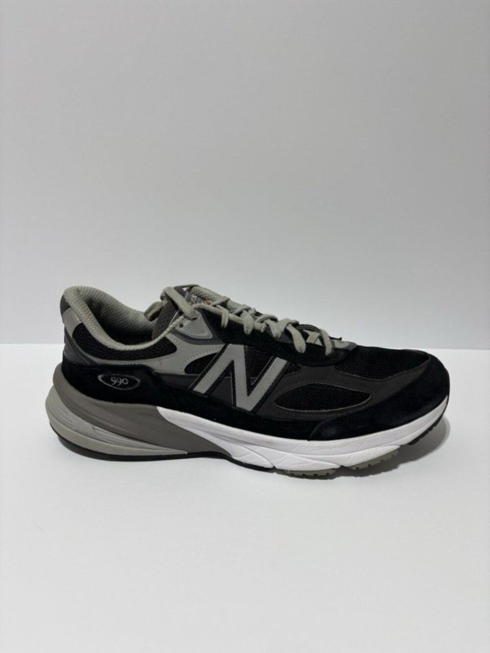 New Balance Men’s 990v6 Black/Grey Sneakers, Size 13 D